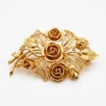 21K Gold Floral Brooch - Image 8